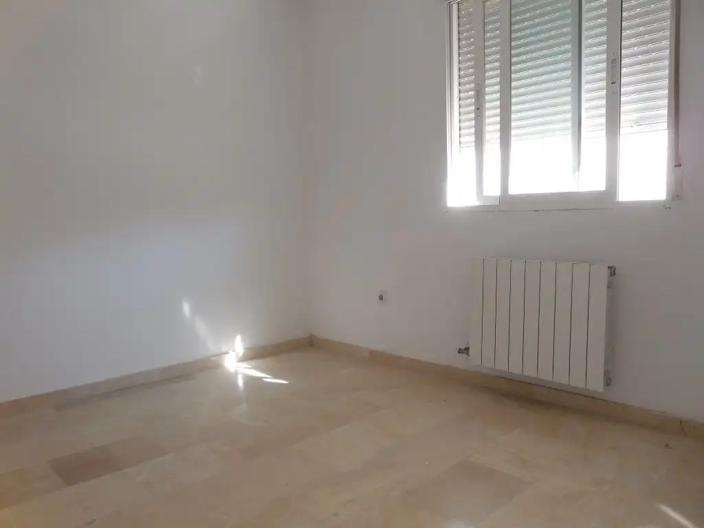 Wohnung zur Miete in Calle Calle Teruel, Avda. De los Ogíjares