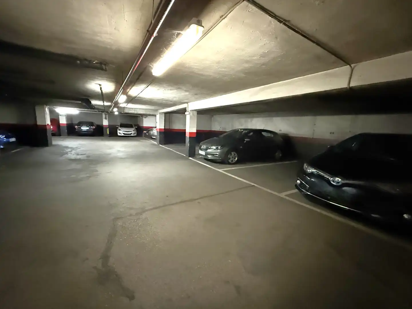 Parking de Piso en venta en Alcorcón con Calefacción, Jardín privado y Amueblado