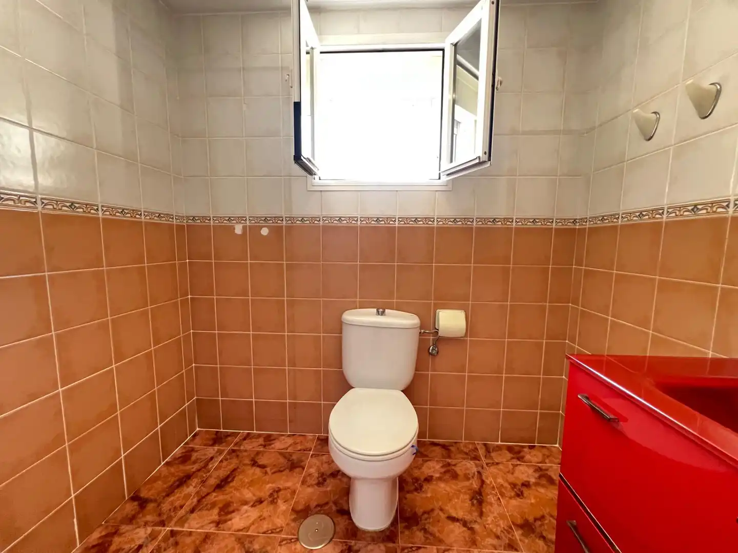 Badezimmer von Dachboden zum Verkauf in Torremolinos mit Klimaanlage, Heizung und Terrasse