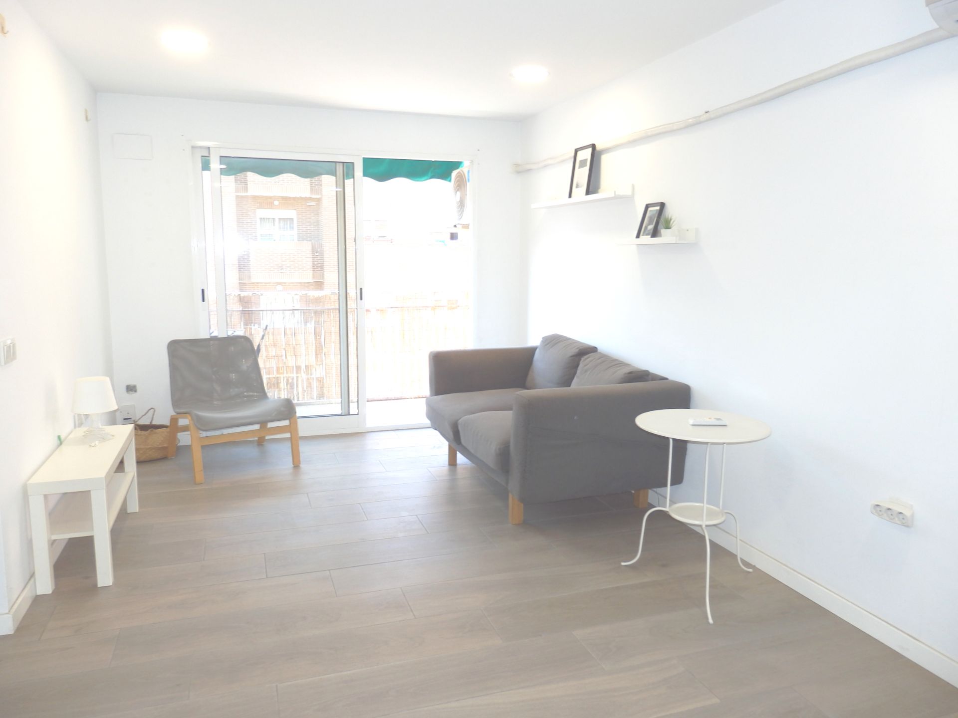 Sala d'estar de Pis en venda en  Valencia Capital amb Aire condicionat, Moblat i Forn