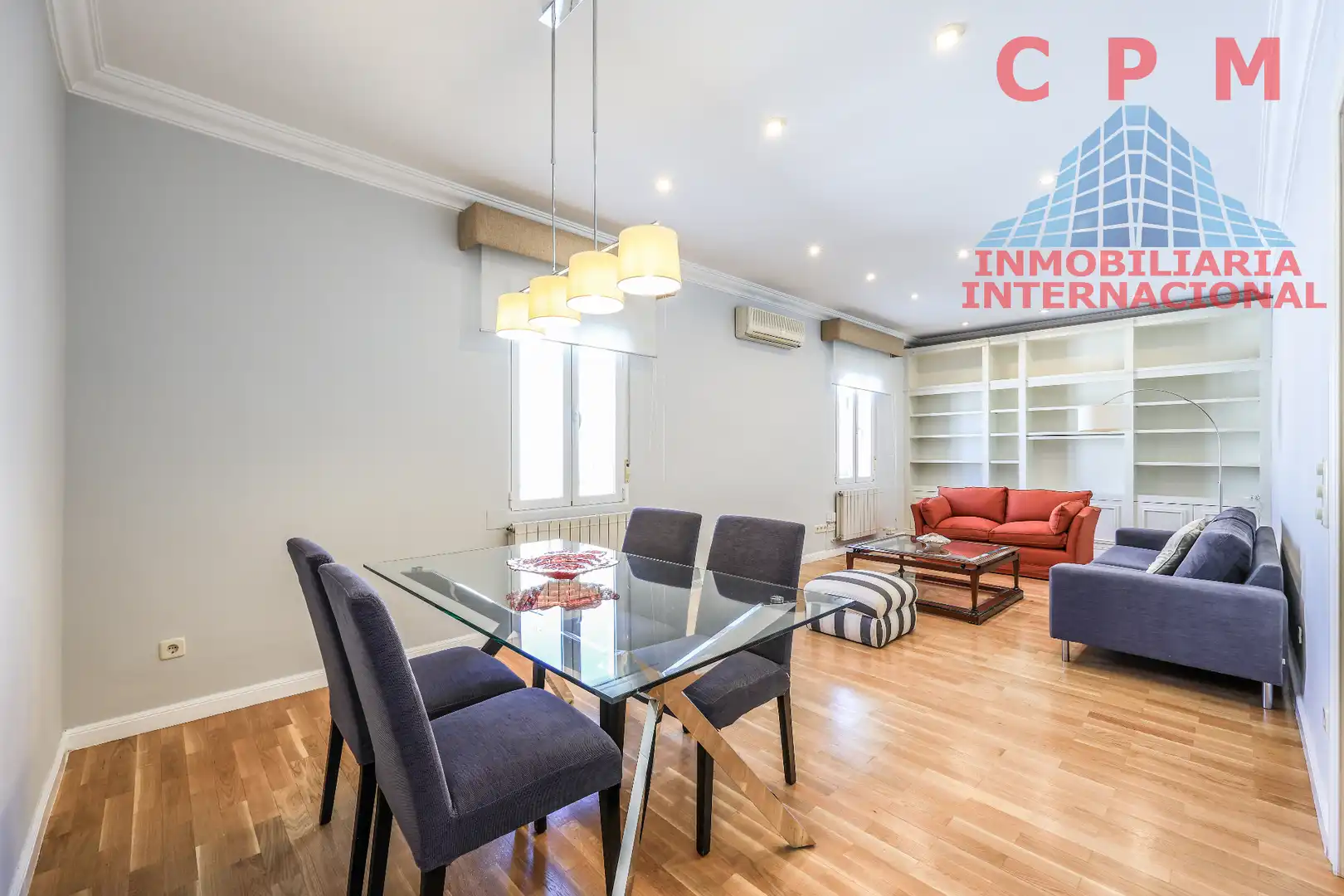 Living room of Flat for rent in Madrid  with Air Conditioner, Heating and Parquet flooring