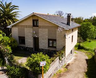 Vista exterior de Casa o xalet en venda en El Franco  amb Calefacció i Traster