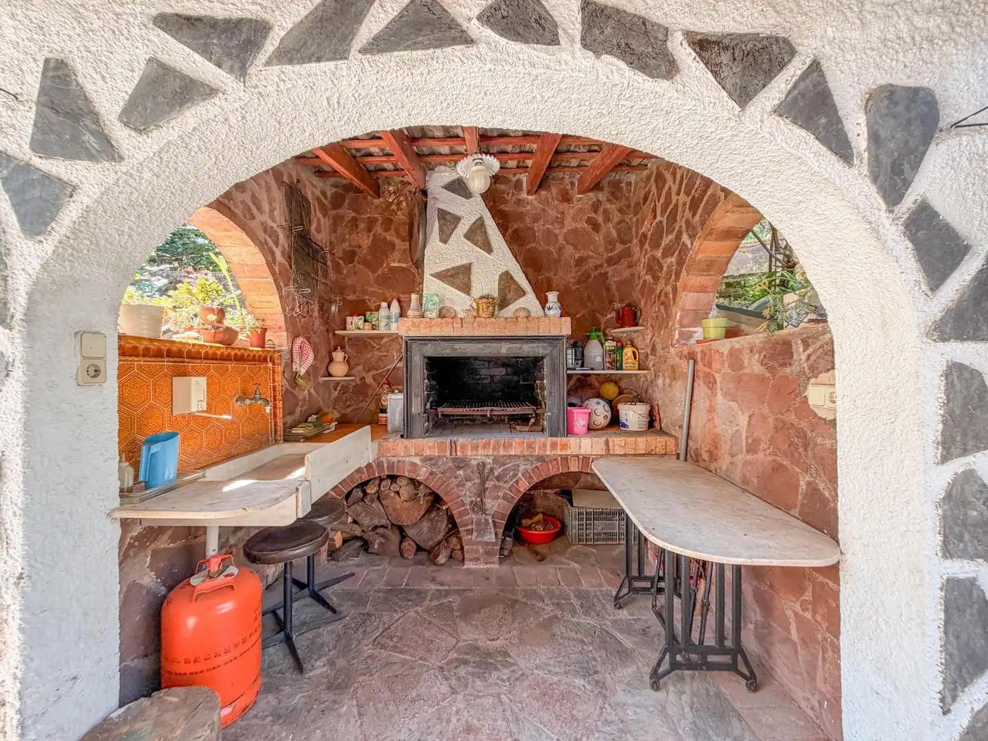 Cuina de Casa o xalet en venda en Castellví de Rosanes amb Aire condicionat, Calefacció i Jardí privat