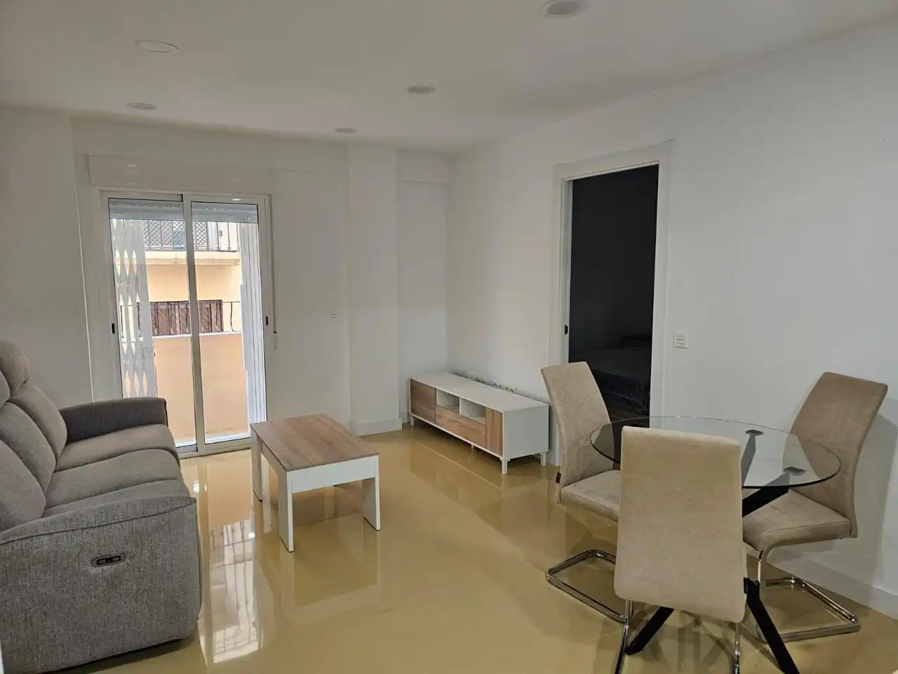 Wohnzimmer von Wohnung zur Miete in Almería mit Klimaanlage und Möbliert