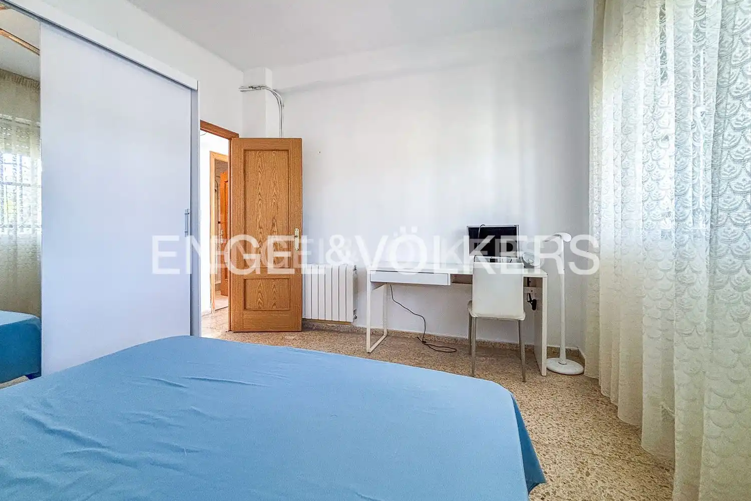 Bedroom of Houses for rent in Paterna  with Air Conditioner, Heating and Private garden