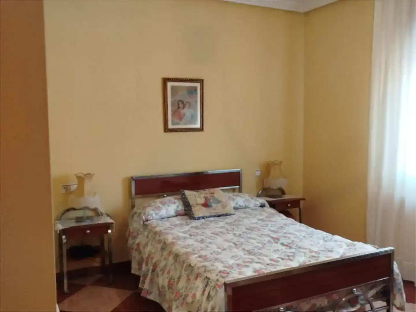 Dormitori de Casa adosada en venda en Coria amb Aire condicionat i Balcó