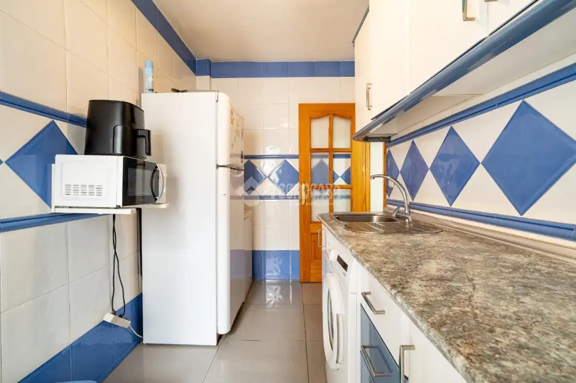 Cuina de Pis en venda en Granada amb Balcó