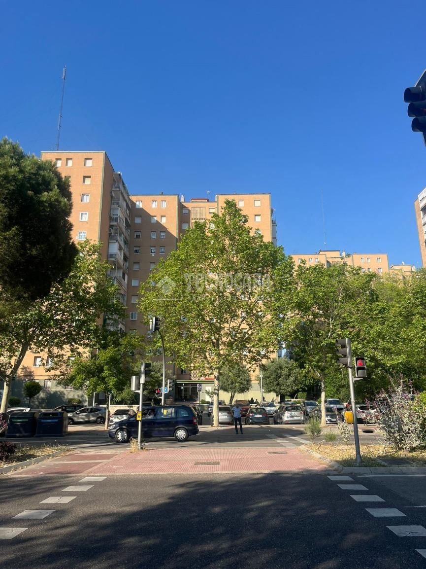 Exterior view of Flat for sale in  Madrid Capital  with Heating and Parquet flooring
