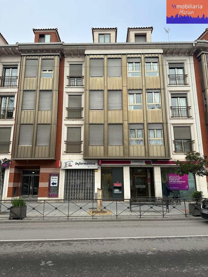 Vista exterior de Pis en venda en Aranda de Duero amb Terrassa i Traster