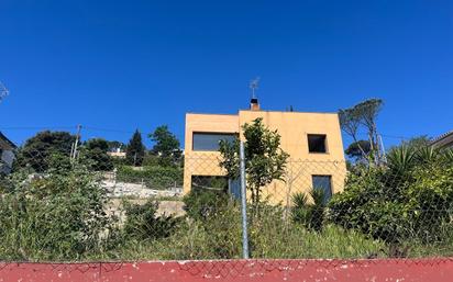 Exterior view of House or chalet for sale in Argentona  with Air Conditioner, Heating and Private garden