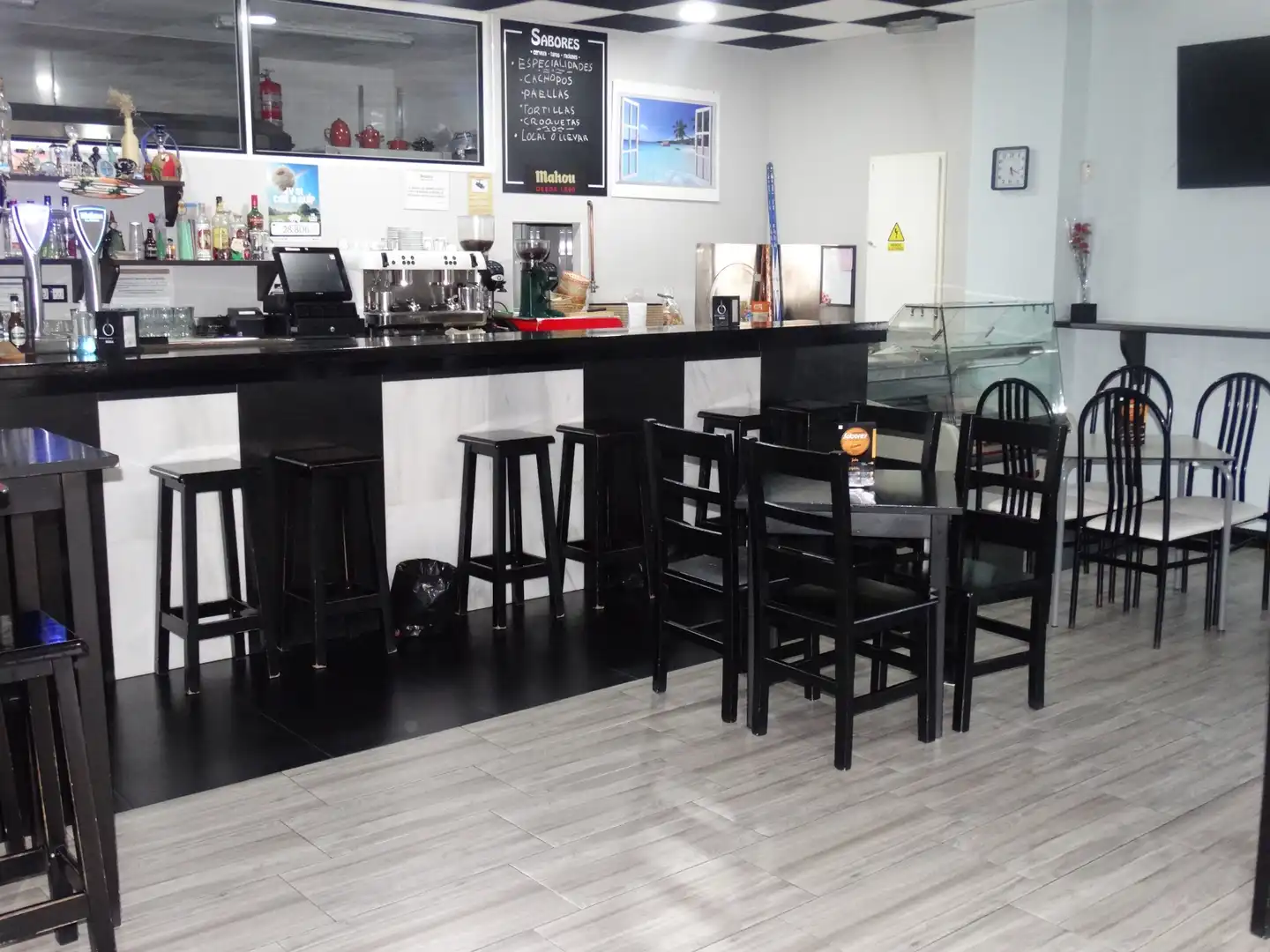 Locale commerciale in cessione a Bulevar Clara Campoamor