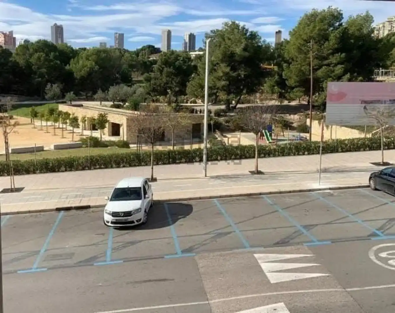 Aparcament de Apartament en venda en Benidorm amb Moblat