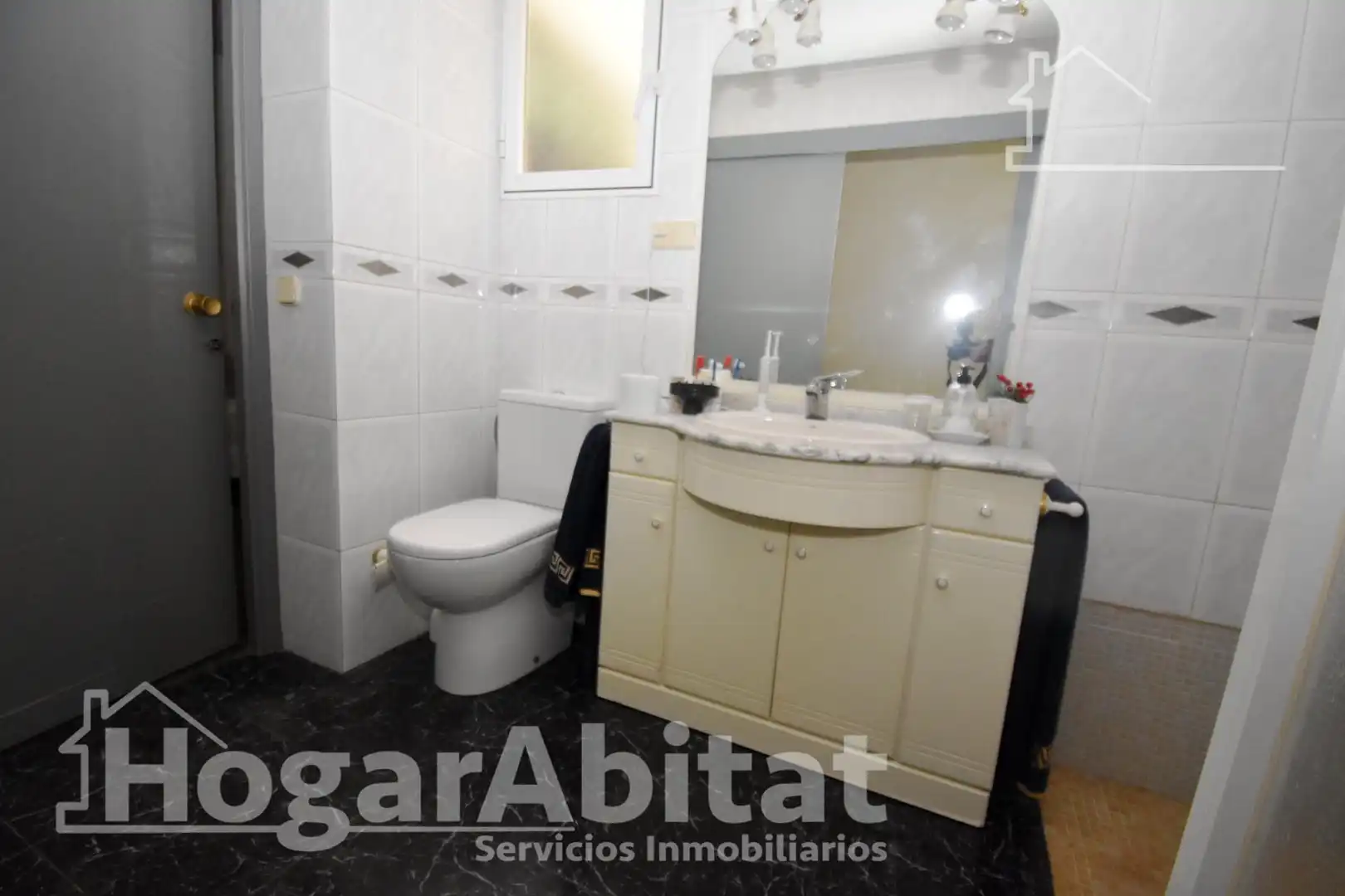 Baño de Piso en venta en Alzira con Aire acondicionado, Terraza y Amueblado
