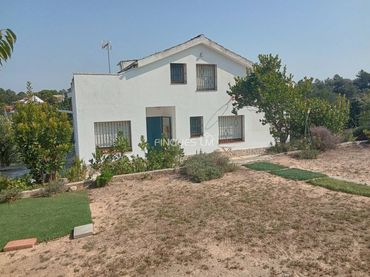 Casa amb balcó en venda a Calle Sant Joan