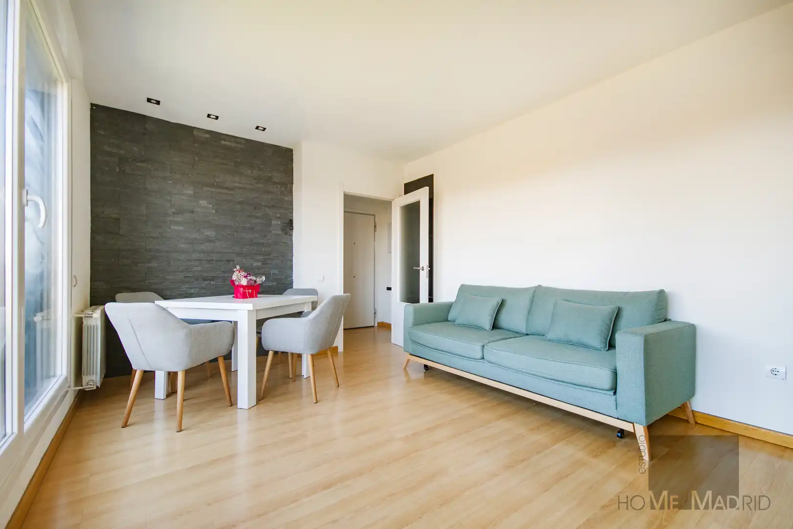 Wohnzimmer von Dachboden zum Verkauf in Madrid mit Klimaanlage, Heizung und Parkett