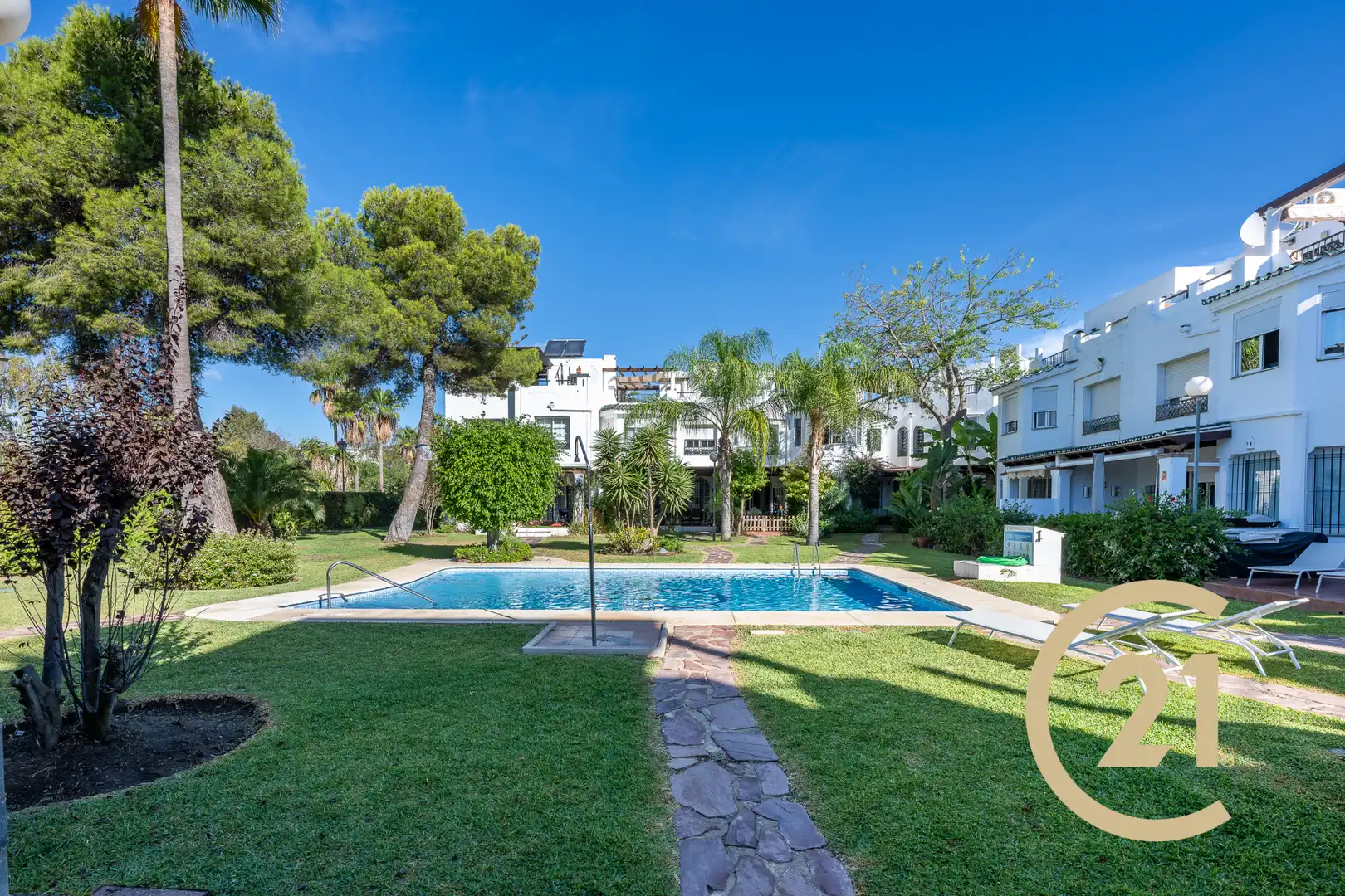 Jardín de Casa adosada en venta en Marbella con Aire acondicionado, Terraza y Piscina comunitaria