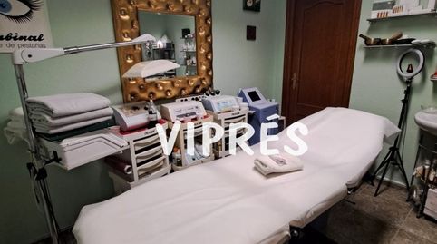 Local comercial de casi 200 metros a pie de calle. Cuenta con dos magníficas plantas, por lo que es ideal para montar tu propio ne, imatge 3