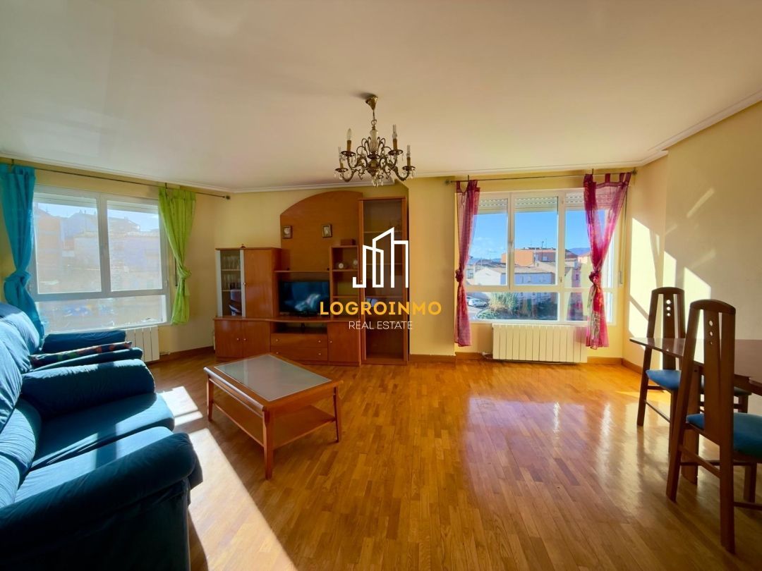 Living room of Flat for sale in Villamediana de Iregua  with Heating and Furnished