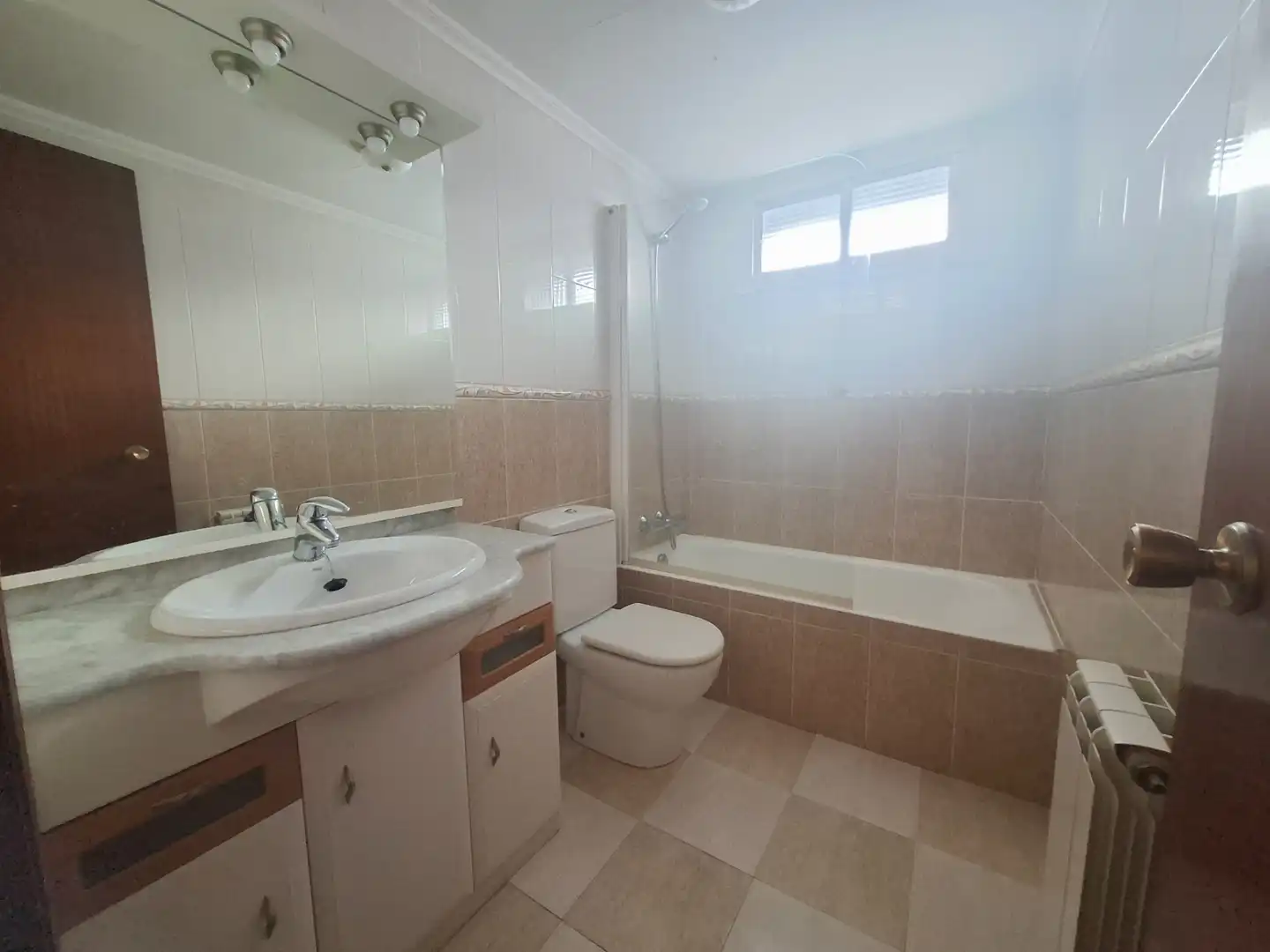 Badezimmer von Wohnung zum Verkauf in Plentzia mit Abstellraum