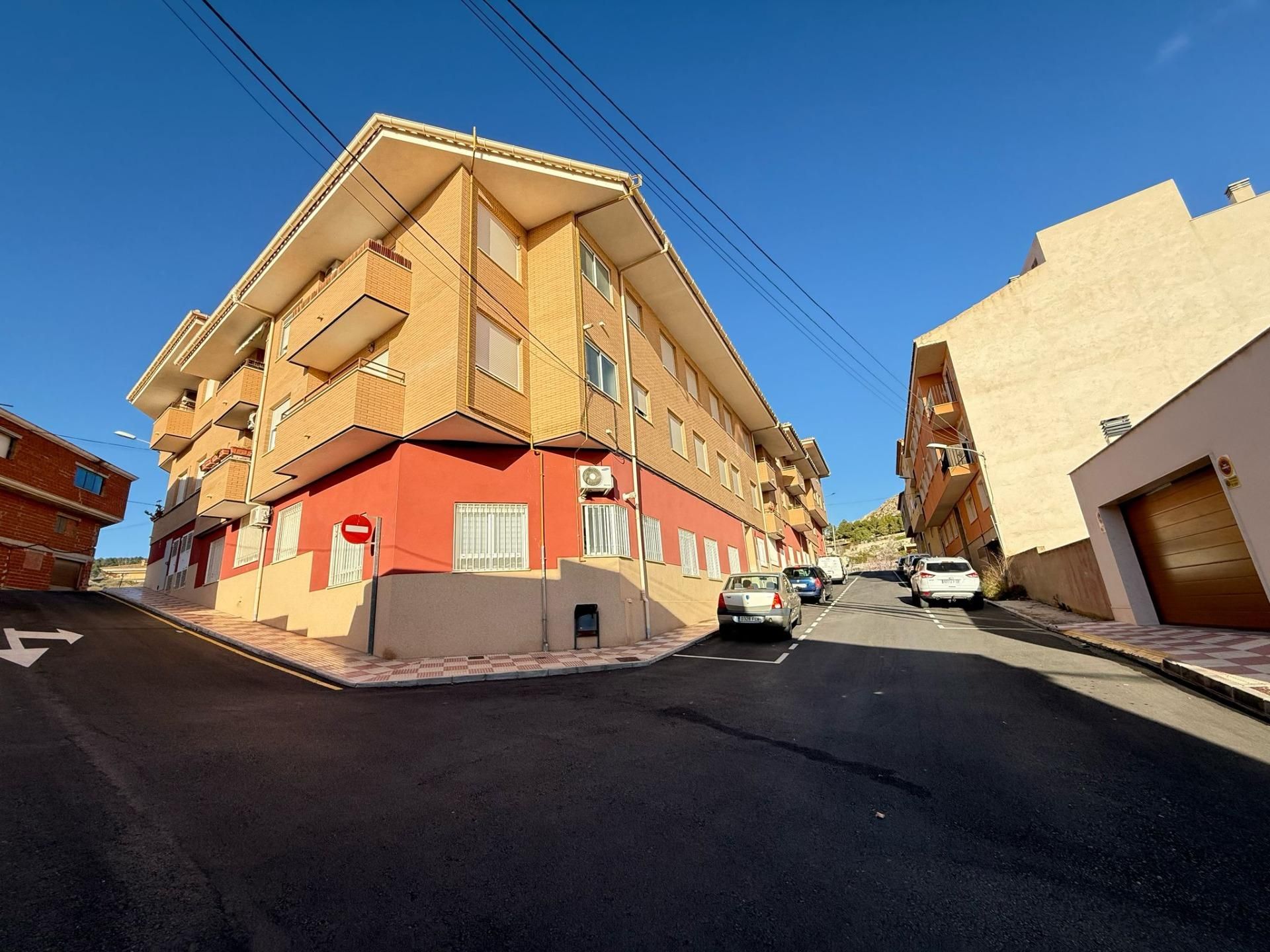 Vista exterior de Piso en venta en Castalla con Terraza y Trastero
