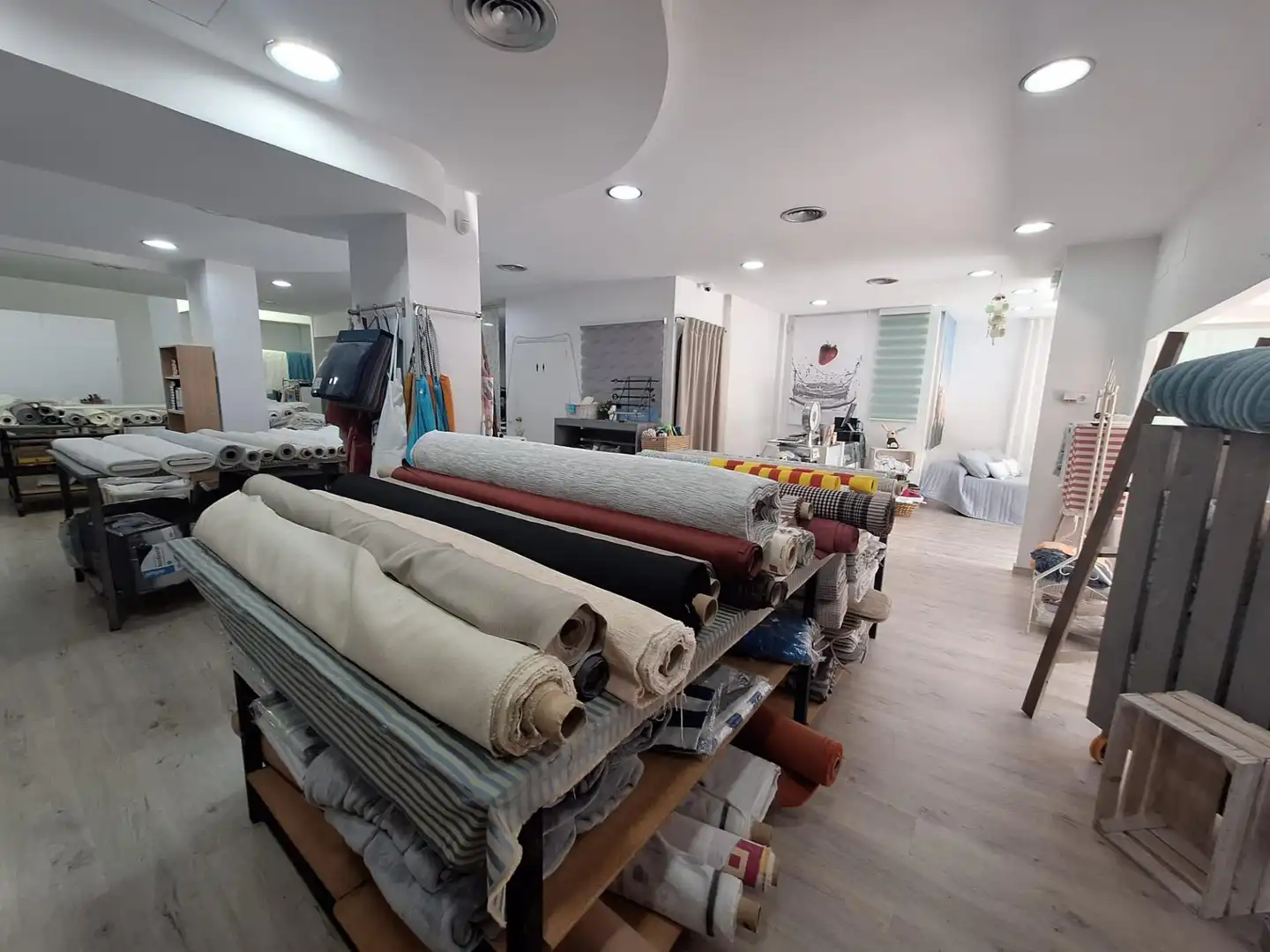 Business premises for sale in Poble, imagen 3