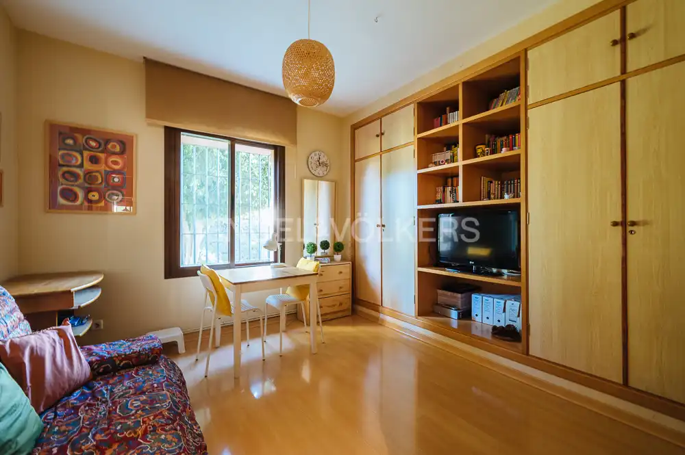Sala de estar de Casa o chalet en venta en Bormujos con Aire acondicionado, Calefacción y Jardín privado