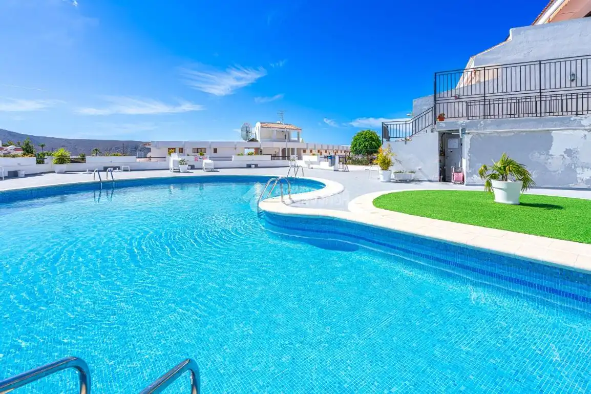 Piso con piscina en venta en C. la Colina, imagen 10