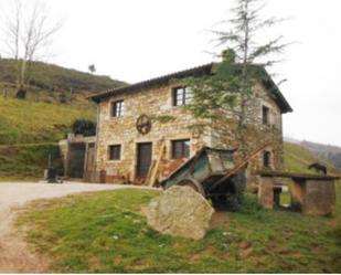 Vista exterior de Casa o xalet en venda en Mazcuerras amb Calefacció, Terrassa i Traster