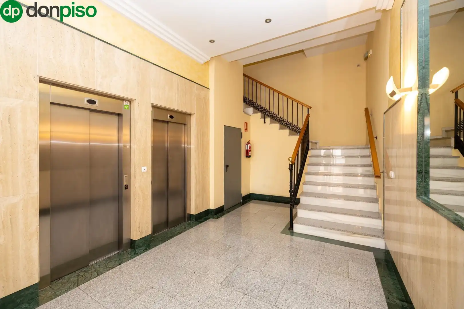 Flat for sale in Granada  with Air Conditioner, Heating and Terrace