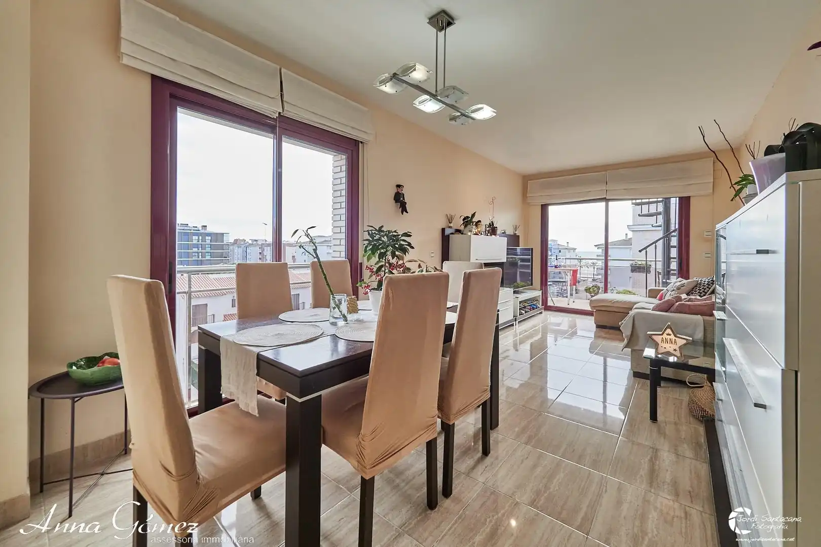 Esszimmer von Dachboden zum Verkauf in Calafell mit Heizung, Terrasse und Gemeinschaftspool