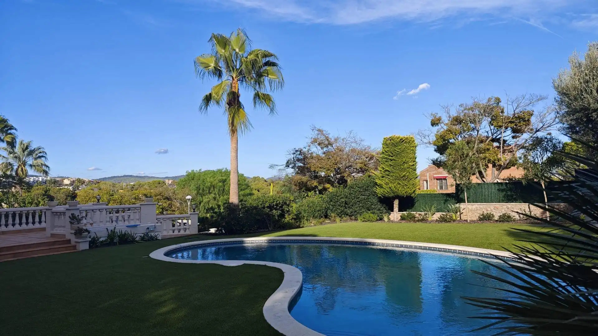 Piscina de Casa o xalet en venda en Vilanova i la Geltrú