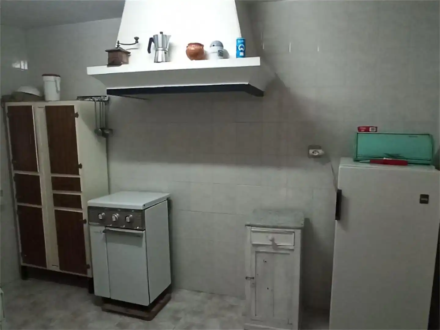 Cuina de Casa adosada en venda en Almoharín amb Moblat i Balcó