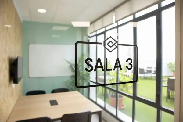 Büro zur Miete in Madrid mit Klimaanlage, Heizung und Terrasse