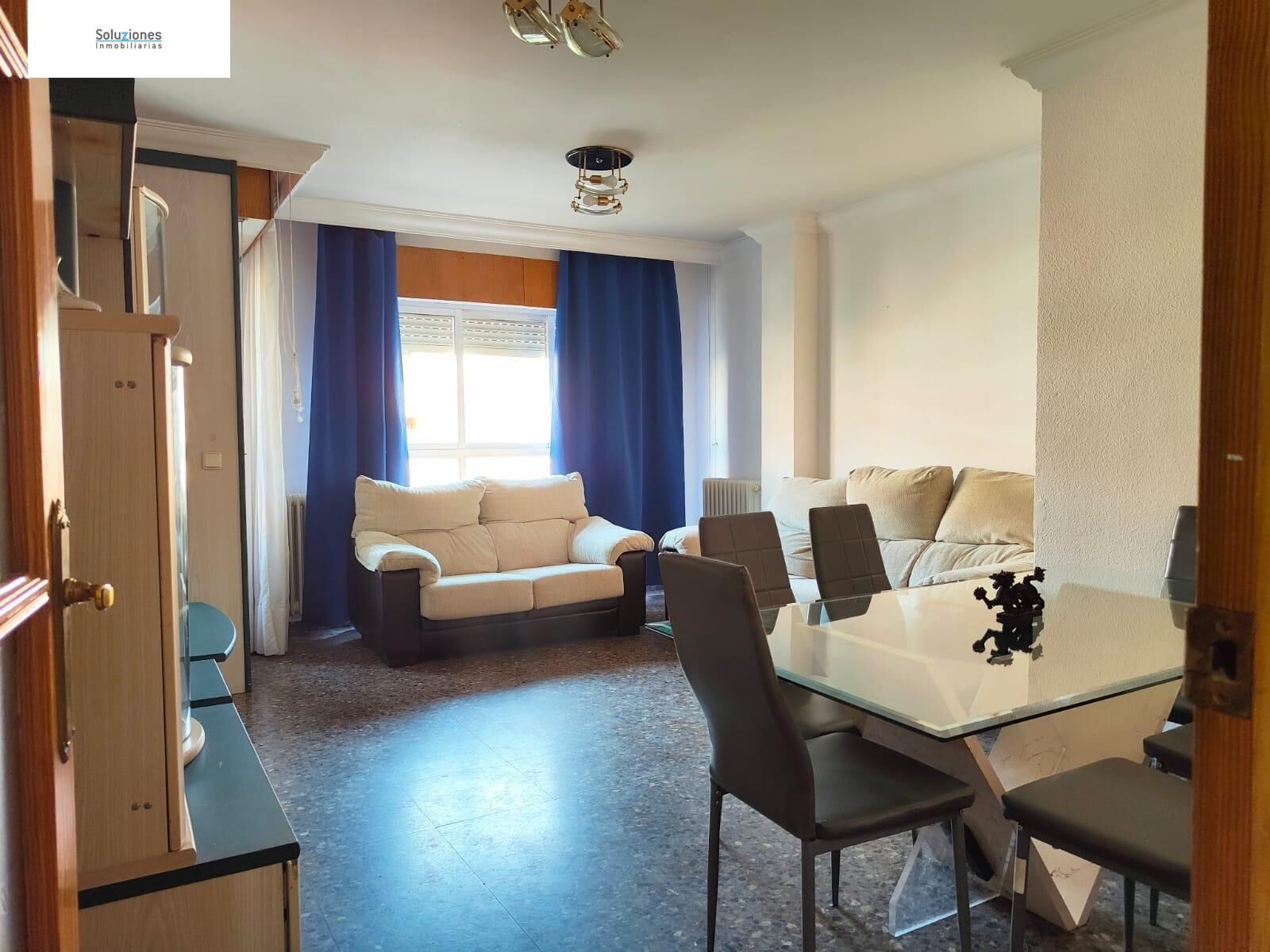 Sala de estar de Piso en venta en  Albacete Capital con Calefacción y Balcón