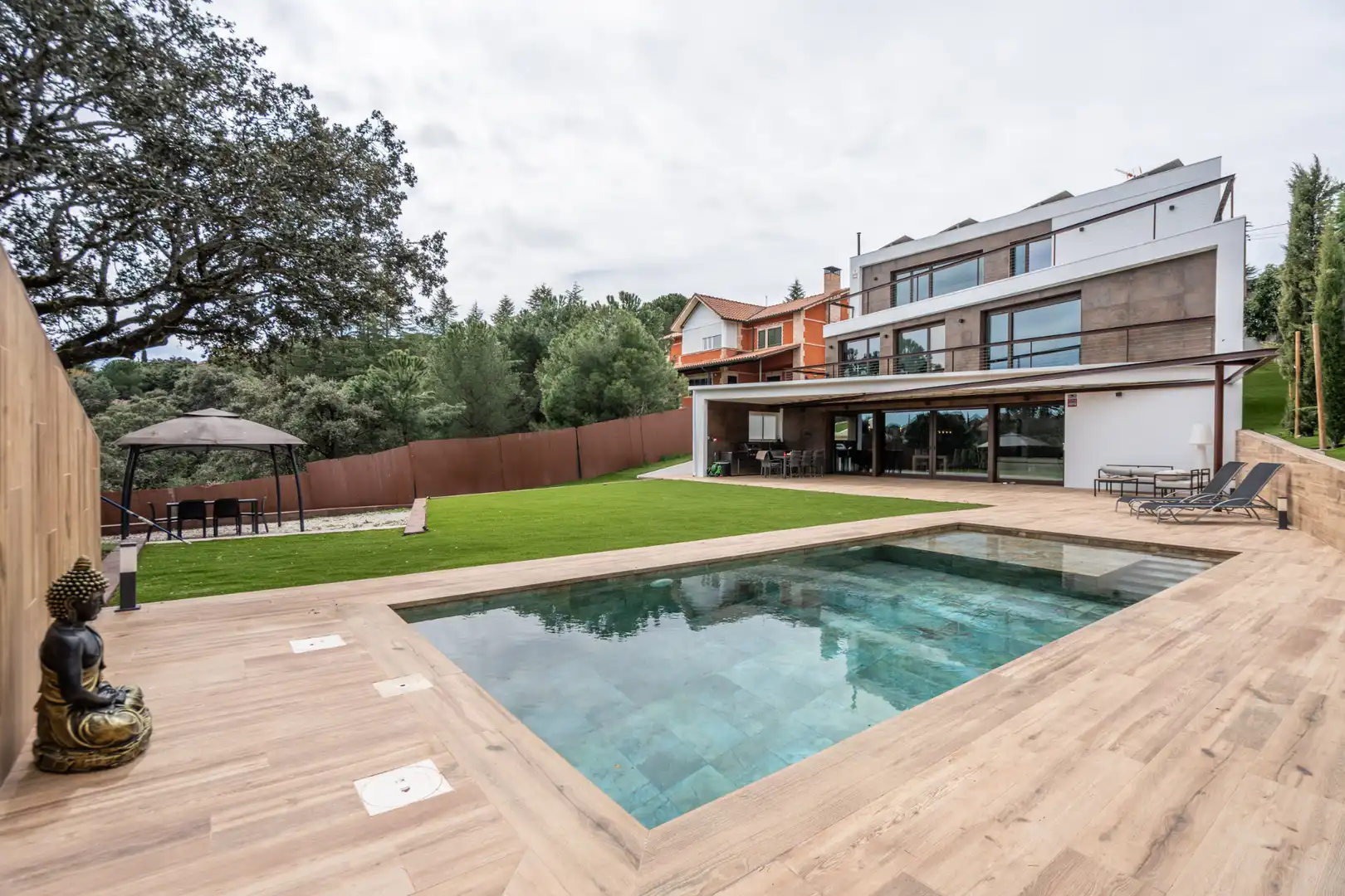 Piscina de Casa o xalet en venda en Torrelodones amb Aire condicionat, Calefacció i Jardí privat