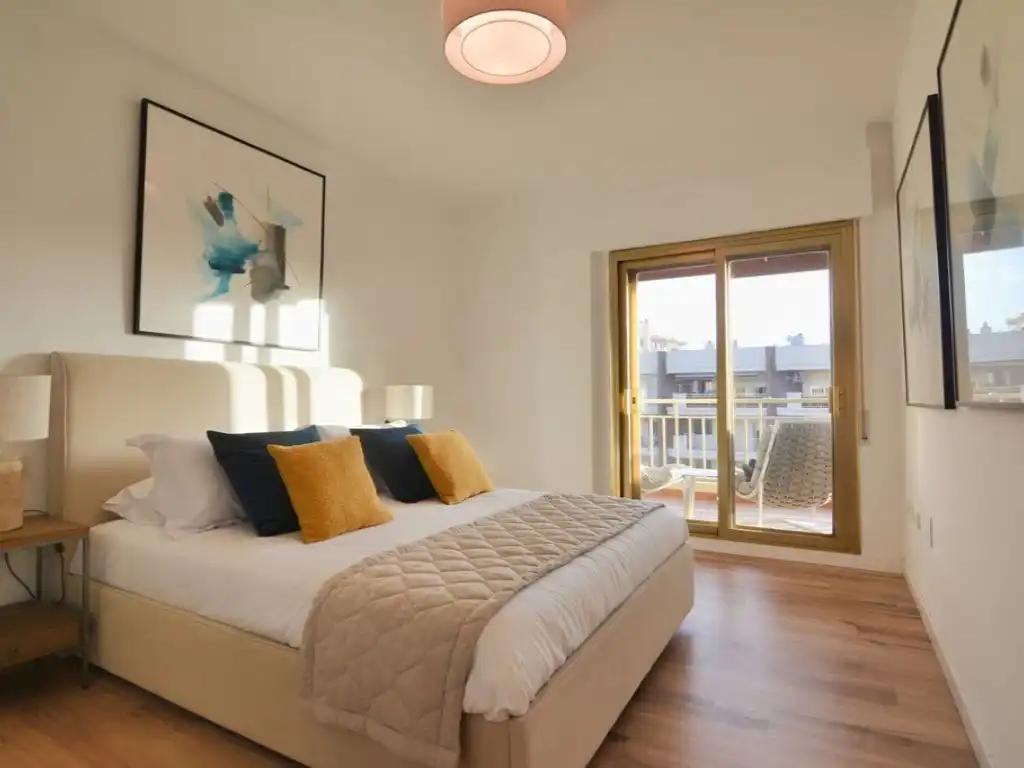 Habitación de Ático en venta en Fuengirola con Aire acondicionado, Terraza y Amueblado