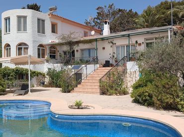 Villa con piscina in vendita a Escandinavia - Cautivador