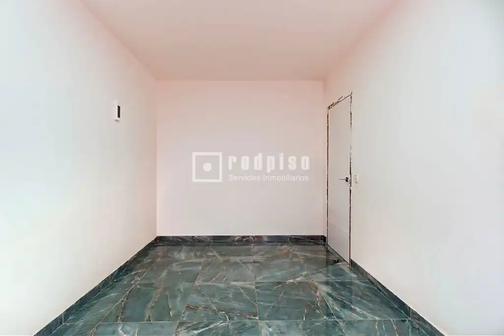 Habitación de Piso en venta en Madrid con Aire acondicionado