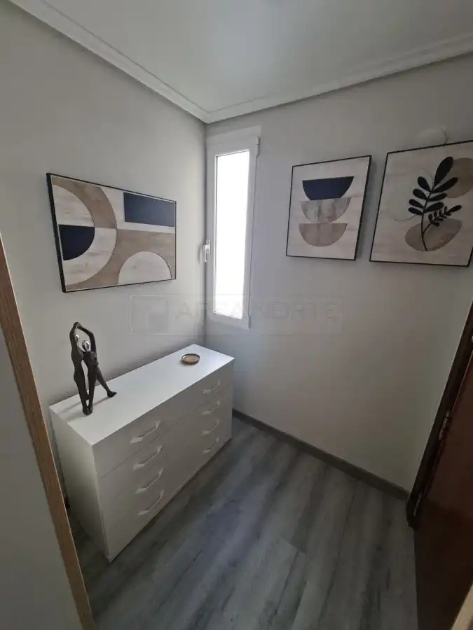 Dormitori de Apartament en venda en Vitoria - Gasteiz amb Calefacció, Parquet i Terrassa