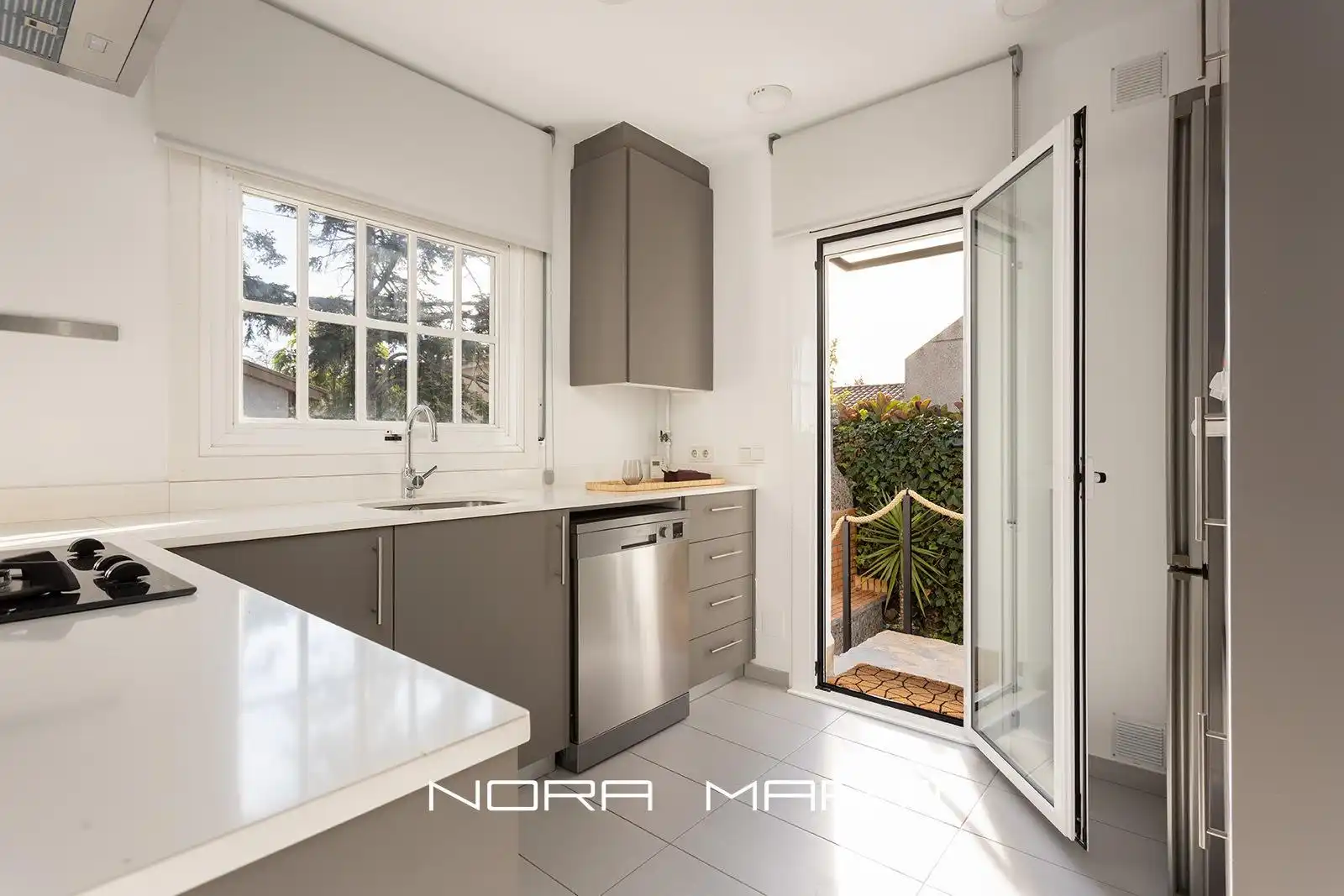 Cocina de Casa o chalet en venta en Sant Just Desvern con Aire acondicionado, Calefacción y Jardín privado