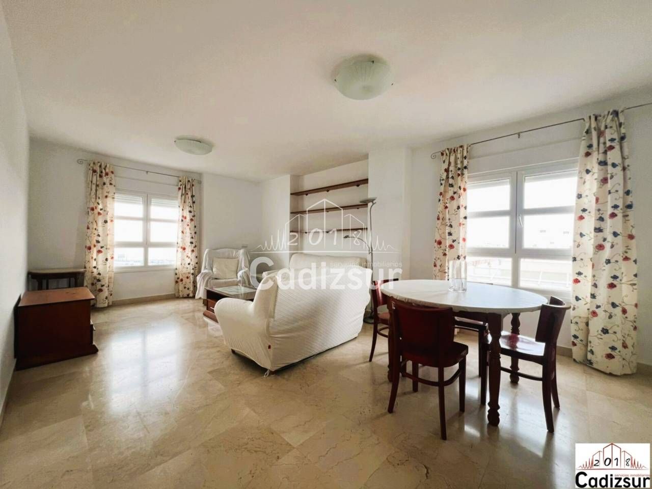 Living room of Flat to rent in  Cádiz Capital  with Air Conditioner, Heating and Furnished