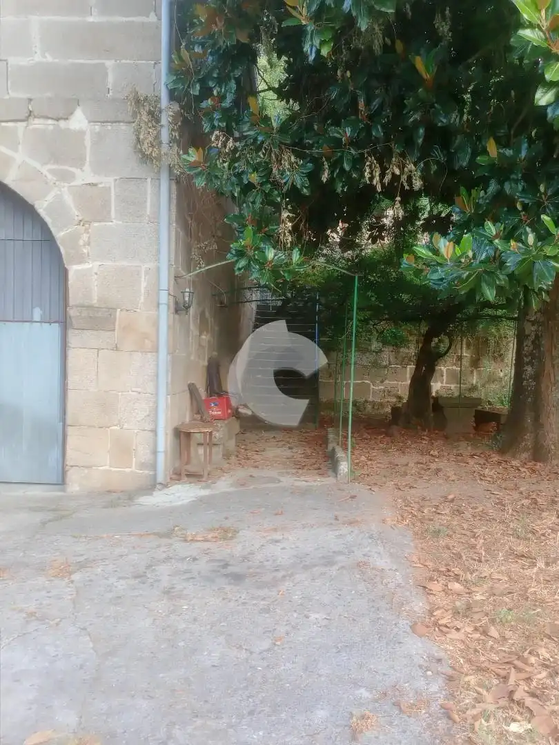 Aparcament de Casa o xalet en venda en Ourense Capital  amb Jardí privat