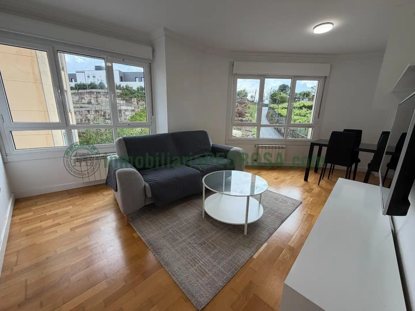 Sala d'estar de Apartament en venda en Poio amb Calefacció