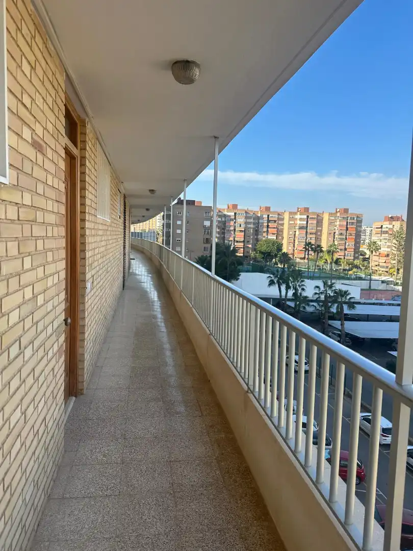 Vista exterior de Apartament en venda en Sant Joan d'Alacant amb Aire condicionat, Terrassa i Forn