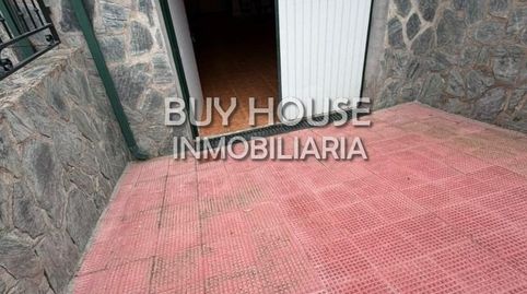 CHALET ADOSADO CON PISCINA PRIVADA, GRAN JARDÍN Y AMPLIO SEMISÓTANO EN AÑOVER DE TAJO, imatge 3
