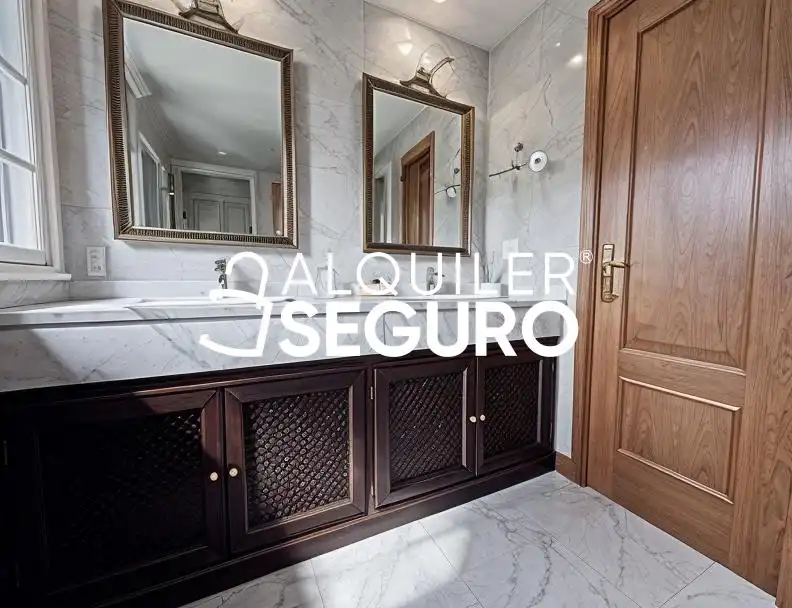Bathroom of Houses for rent in Madrid  with Heating, Terrace and Storage room