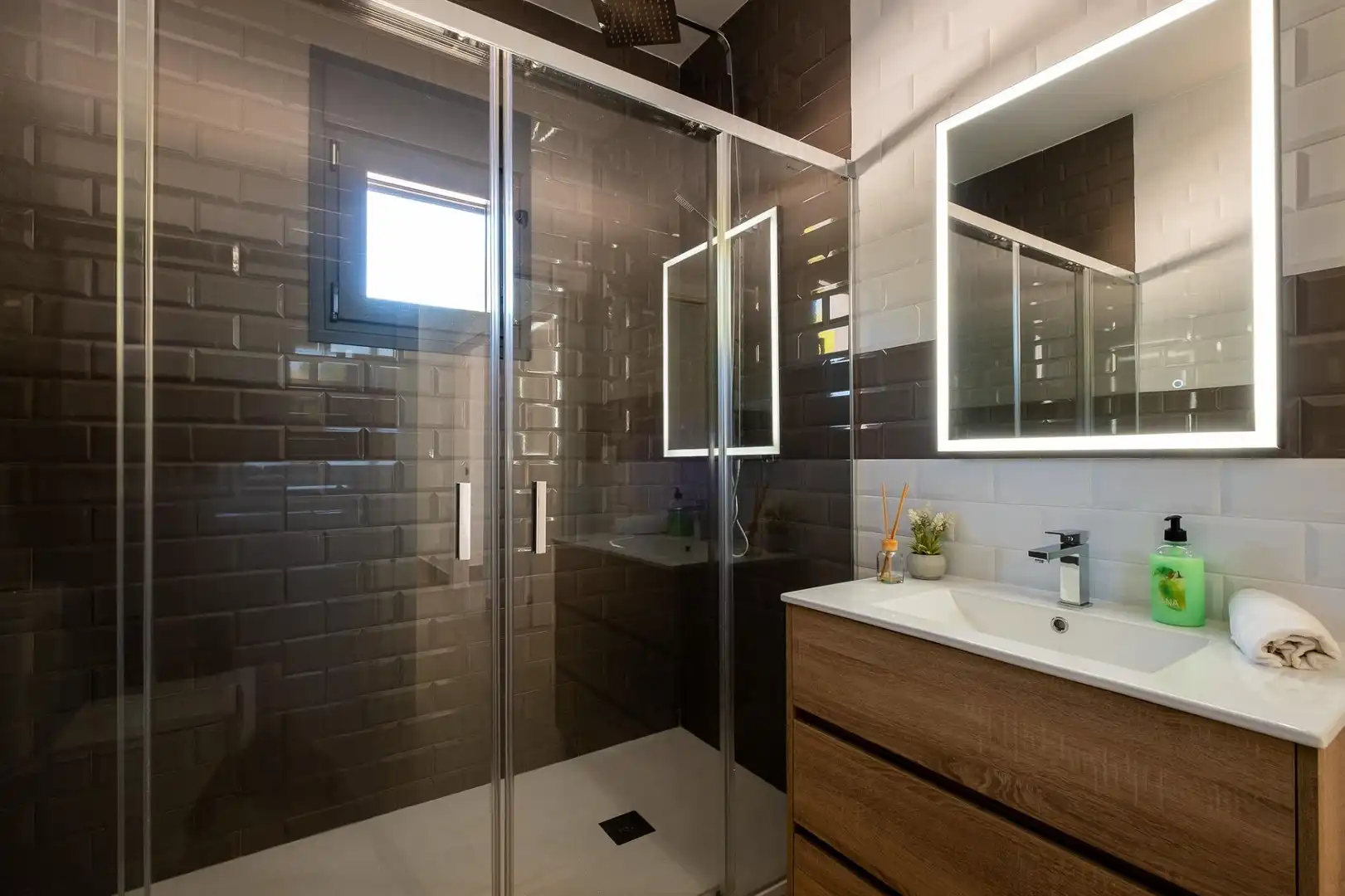 Bathroom of Houses for sale in Ayamonte  with Air Conditioner, Private garden and Storage room