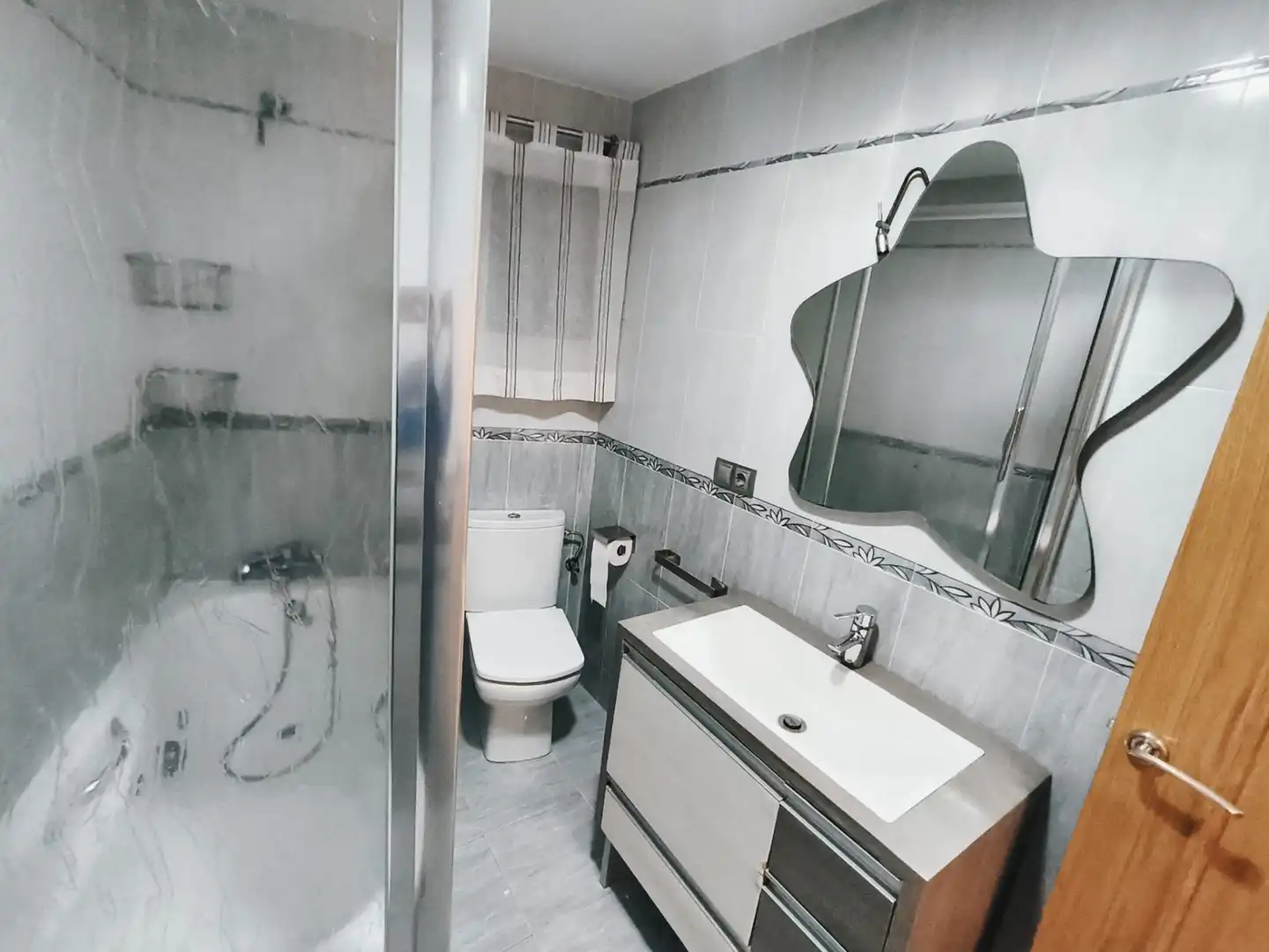 Bathroom of Flat for sale in Córdoba  with Air Conditioner
