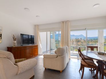 House with balcony for sale in Cometa