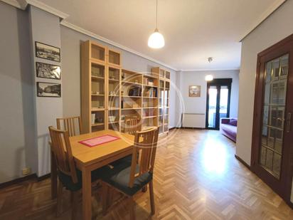 Living room of Flat to rent in  Madrid Capital  with Air Conditioner, Heating and Furnished